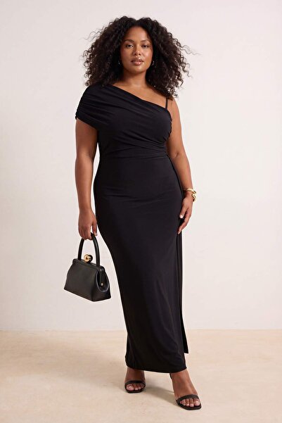 Trendyol Curve Schwarzes, asymmetrisches, detailliertes, langes Abendkleid in...