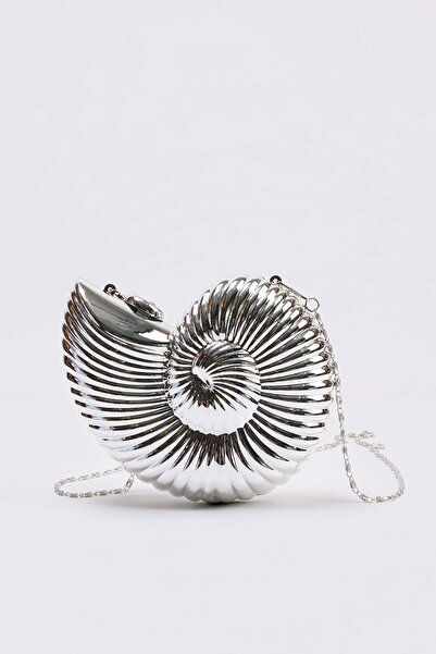 TRENDYOL SHOES Ασημί Μίνι Γυναικεία Τσάντα Clutch TAKSS26PY00003