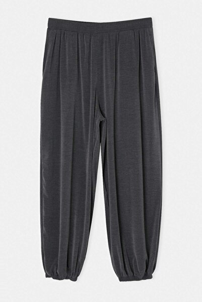 Trendyol Curve Μαύρο πλεκτό παντελόνι με ελαστική μέση και μανσέτες σε σχήμα ...