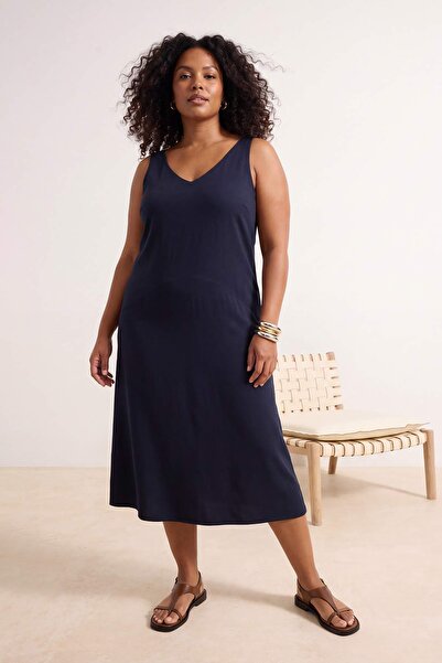 Trendyol Curve Ανθρακί Πιο Βιώσιμο Φόρεμα με Τιράντες και Λαιμόκοψη Πισίνας, ...