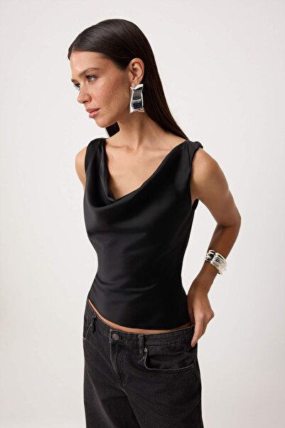 Trendyol Kollektion Schwarze, einfarbige, ärmellose, gewebte Satinbluse mit D...