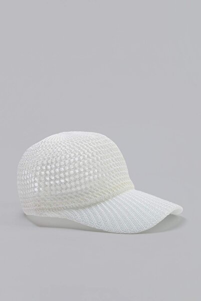 TRENDYOL SHOES Λευκό πλεκτό γυναικείο καπέλο με γυαλιστερό γκλίτερ TAKSS26SP0...