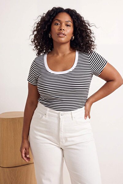 Trendyol Curve Μπλουζάκι σε μπλε-λευκές ρίγες με λαιμόκοψη πισίνας και εφαρμο...