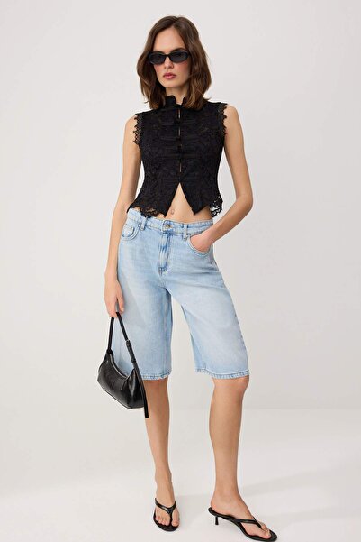 Συλλογή Trendyol Ανοιχτό μπλε τζιν βερμούδα με ψηλή μέση από μείγμα Tencel TW...