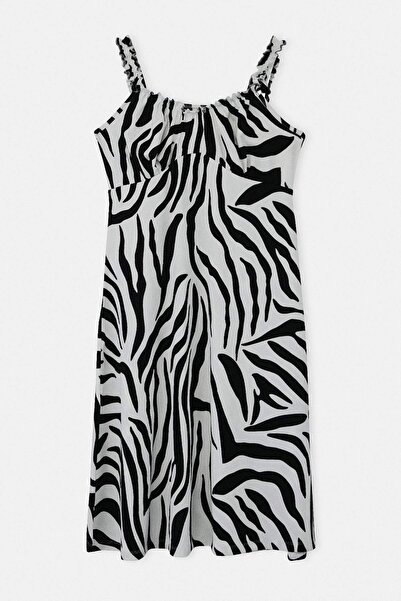Trendyol Curve Μαύρο-λευκό φόρεμα με ζωικά σχέδια, με τιράντες, σε γραμμή Α, ...