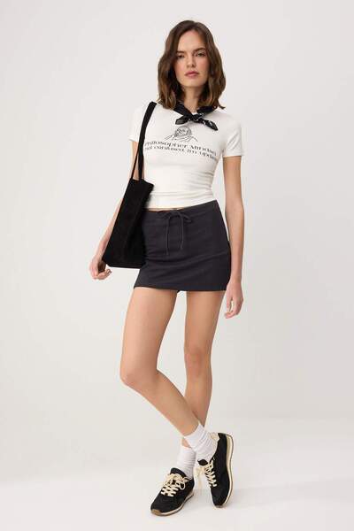 Συλλογή Trendyol Ανθρακί Πλεκτό Σορτς & Βερμούδα με Ίσια Κανονική Μέση και Πλ...