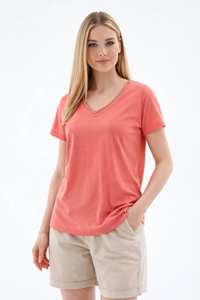 Fashion Friends Γυναικείο T-Shirt με λαιμόκοψη V και σχέδιο πλακάκι 26Y0478K1