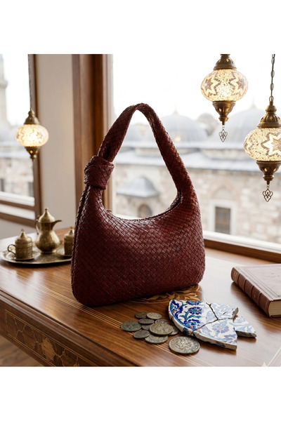 alaracanta Women's Soft Knitted Shoulder Bag / Burgundy