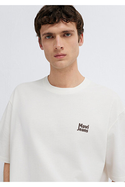 Mavi Jeans Bedrucktes Ecru-T-Shirt Relaxed Fit / Bequeme Passform 0613347-70057