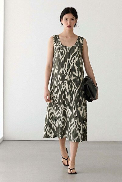 COTENCONCEPT O rochie confortabilă cu croială bretele subțiri și lejer bretel...