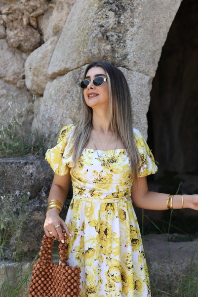 bytugcekaya Sarı Çiçek Desen Gipeli Balon Kol Elbise