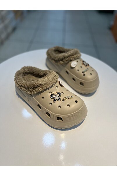 Akınal Bella Γυναικείες παντόφλες με τακούνι με σφήνα από μαλλί και πέτρα