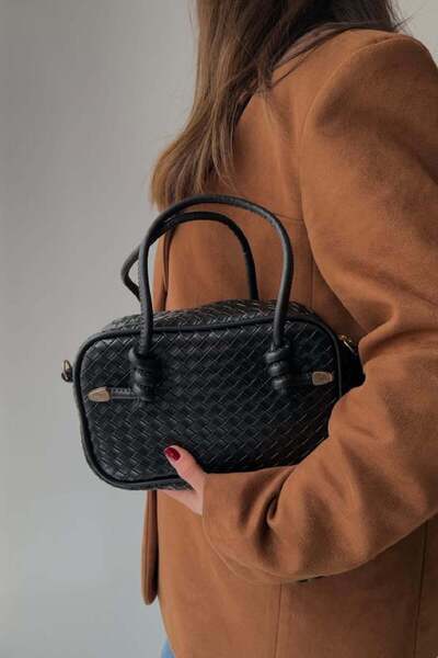 Mckanzie Τσάντα κουτί με πλεκτό σχέδιο κόμπων και λαβές από πλέξη συμπίεσης