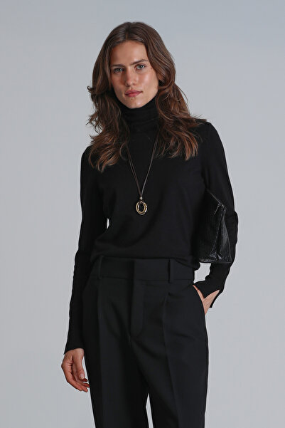 Burnaby Women's Sweater Black