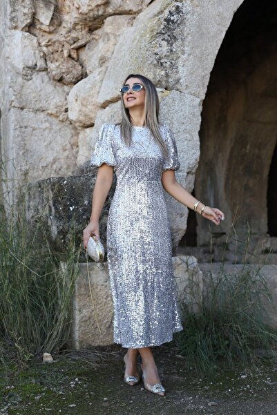 bytugcekaya Γκρι φόρεμα με μανίκια με παγιέτες