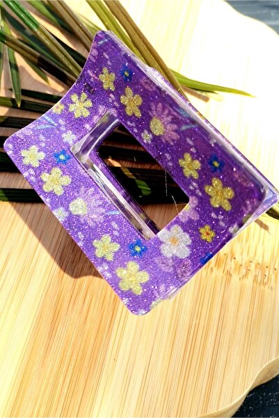 Monalisa Home Luxurious Figured Pinch Buckle
