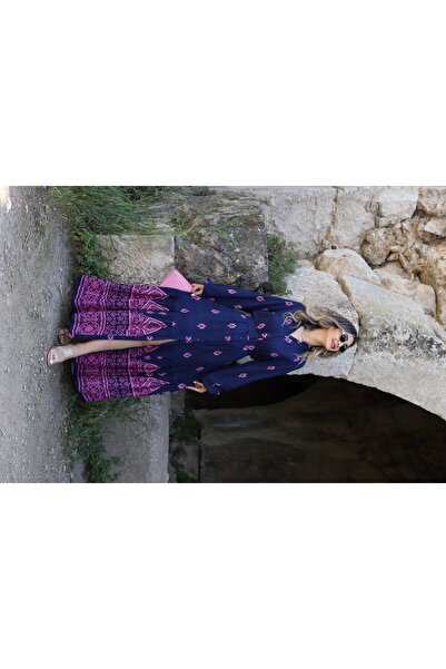 bytugcekaya Rochie cu centură, cu fustă albastru marin și imprimeu roz