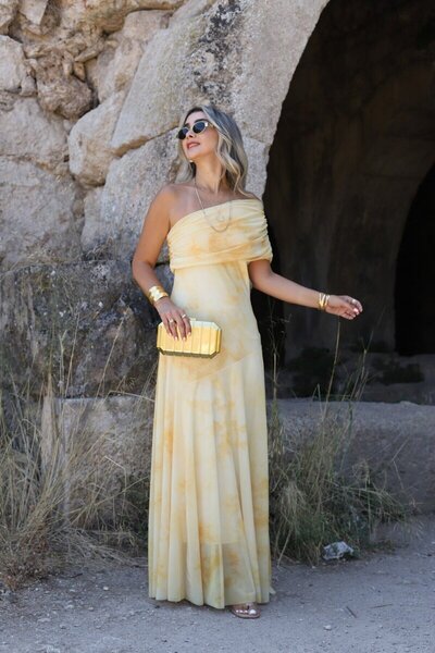 bytugcekaya Κίτρινο φόρεμα με μοτίβο μπατίκ με έναν ώμο Maxi τούλι