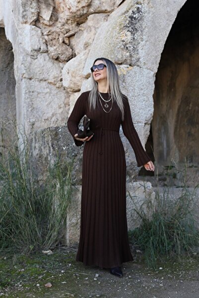 bytugcekaya Φόρεμα πλεκτό σε καφέ τυπικό μέγεθος με δεμένο λαιμό