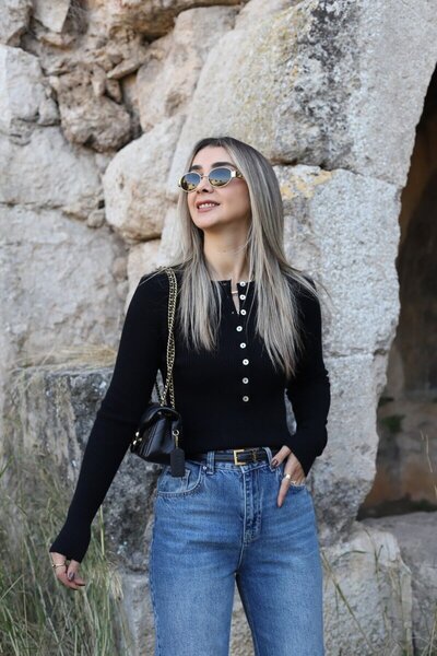 bytugcekaya Pulover negru din lână, cu nasturi, mărime standard