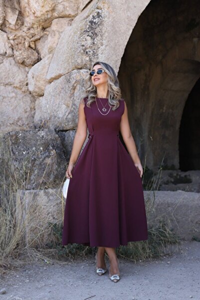 bytugcekaya Μίντι φόρεμα με λεπτομέρεια μπορντό ζώνη