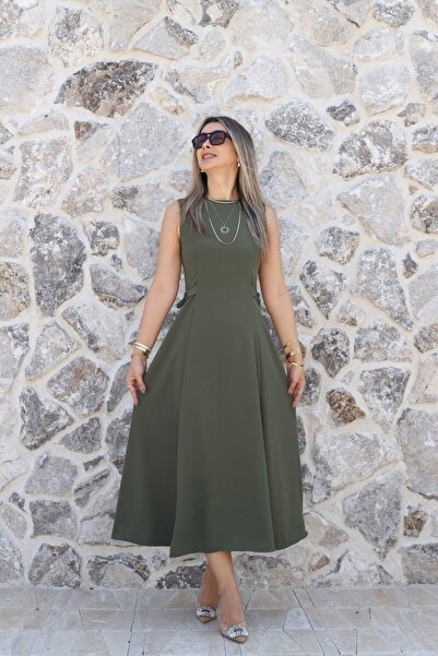 bytugcekaya Σκούρο πράσινο φόρεμα μίντι με λεπτομέρεια στη ζώνη