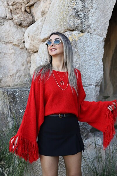 bytugcekaya سترة حمراء ذات حجم قياسي مع أكمام مزينة بالشراشيب