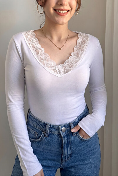 FOORS Δαντέλα Λεπτομερής μπλούζα με λαιμόκοψη V Βισκόζη