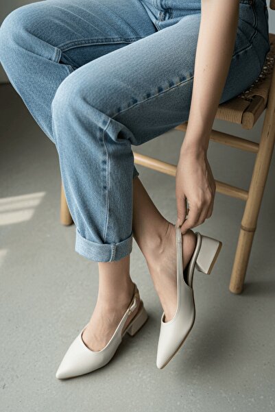 DİVOLYA Calista Bej Yanı Tokalı (4 cm Topuk Boyu ) Sivri Burun Topuklu Babet ...