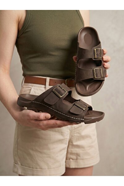 Beyond Unisex Καφέ Παντόφλες με Διπλή Πόρπη BYNDEGEC01