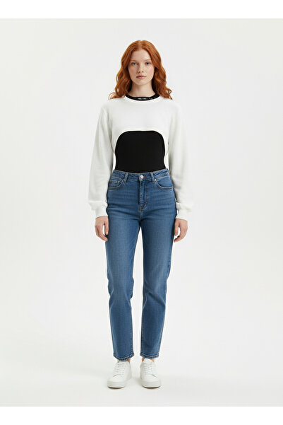 Neden Tekstil Εκρού Πλεκτό Μπολερό με Όρθιο Γιακά και Χαμηλό Κόψιμο