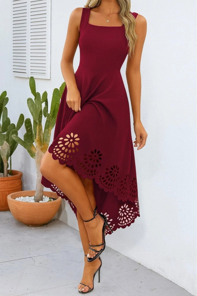 Butik فستان نسائي من الكريب المستورد بياقة هندسية وزهور مقطوعة بالليزر