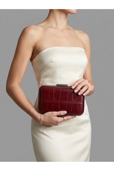 Biçanta Βραδινή τσάντα για γυναικείο φόρεμα σε μπορντό χρώμα με χρυσή λεπτομέ...