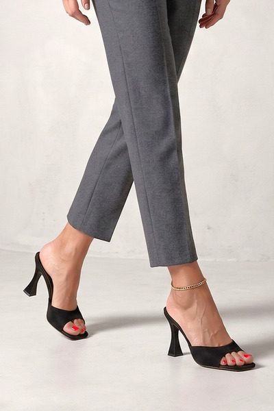 Gökhan Talay Hannah Siyah Süet - Παντόφλες με μεσαίο τακούνι 8 εκ.