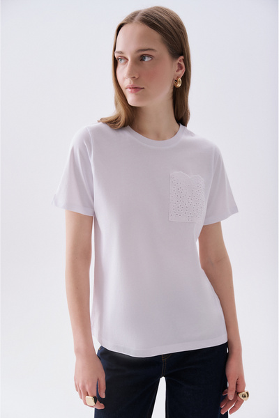 Mudo Women's White Embroidery Detailed Crew Neck T-Shirt