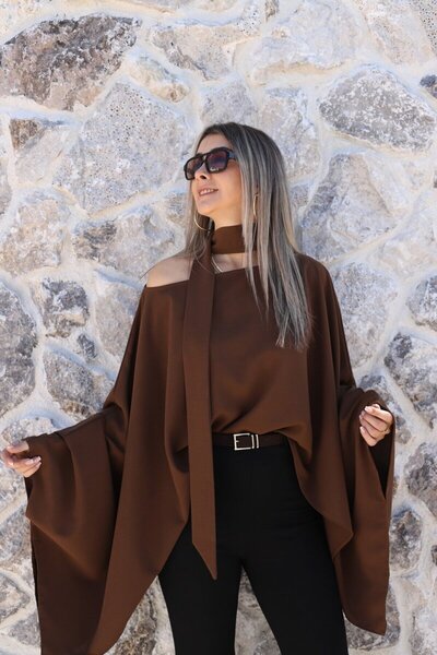 bytugcekaya Καφέ μπλούζα με μανίκια νυχτερίδα και λεπτομέρεια σάλι σε κανονικ...