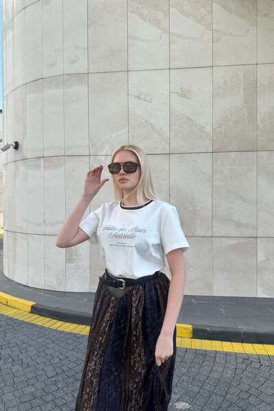 lizge giyim BİSİKLET YAKA NAKIŞ DETAYLI TSHIRT