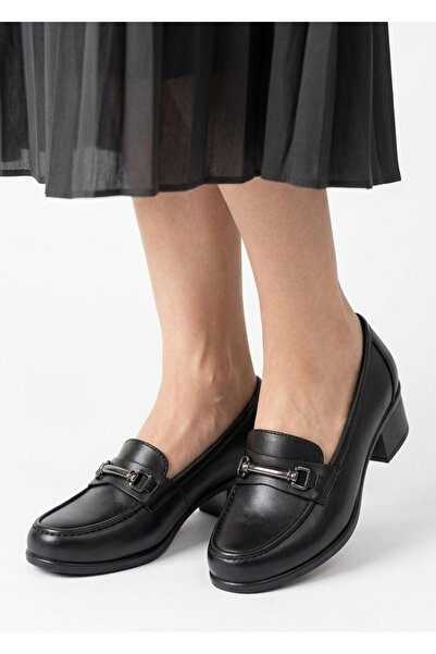 Dericalle shoes حذاء كاجوال من الجلد الطبيعي بإبزيم