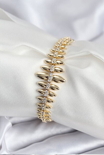 Skygo Brass Vip Series Gold Color Row Drop Model Women's Bracelet - Tj-Bb7922