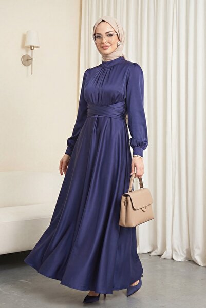 Modamorfo Σατέν φόρεμα με στρογγυλή λαιμόκοψη και δέσιμο στη μέση - μπλε ναυτικό