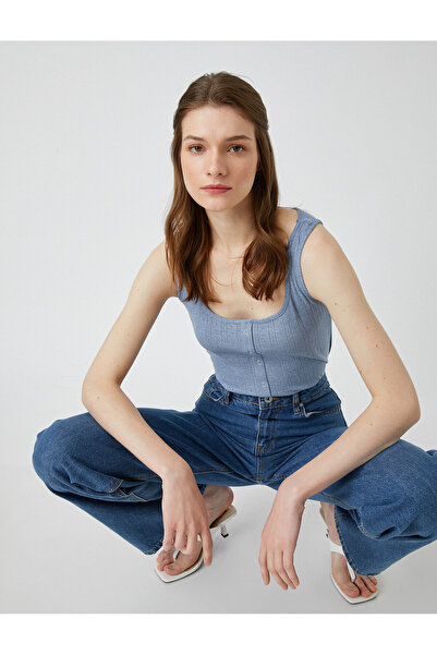 Koton Λεπτομερής αθλητής με κουμπί U-Neck