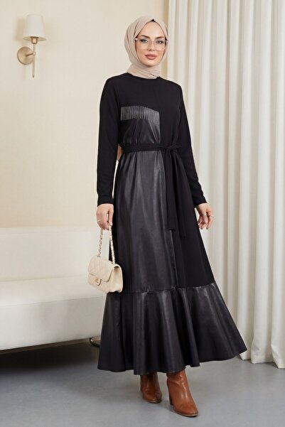 Modamorfo Φόρεμα με μεταλλική αλυσίδα με δερμάτινη λεπτομέρεια