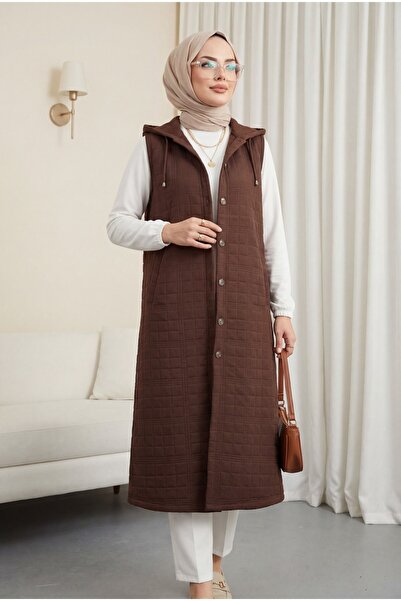 Modamorfo Καπιτονέ γιλέκο με κουκούλα και λεπτομέρεια αλυσίδας με κουμπιά μπρ...