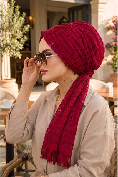 Aişe tesettür Μπονέ με δαντέλα με αγκράφα