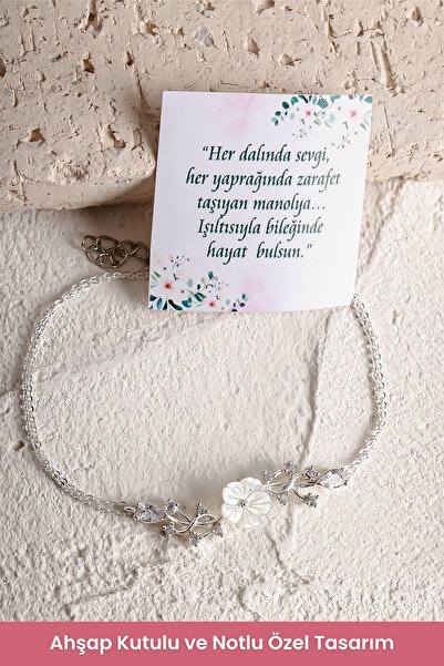 Lucente Jewellery Aşk Şans Bolluk Bereket ve Zarafetin Simgesi 925 Ayar Manolya Çiçeği Sarmaşık Modeli Hediyelik Mekik Taşlı Beyaz Çiçekli Gümüş Sevgiliye Eşe Anneye Kız Arkadaşa Hediye 16-19 cm Ayarlanabilir Bileklik