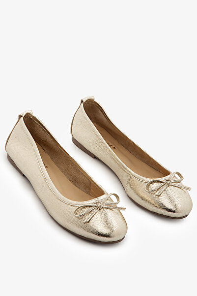 SAYL Γυναικείες μπαλαρίνες σε χρυσό χρώμα από γνήσιο δέρμα με λεπτομέρεια φιό...