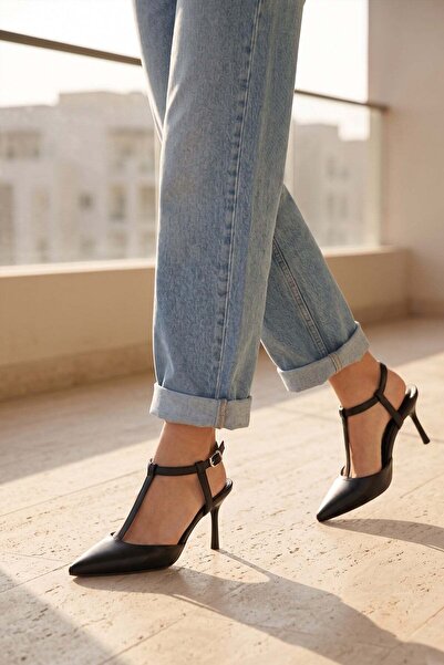 Modezya Γυναικεία παπούτσια με τακούνι Begonia, μαύρα, ματ, με λουράκι στον α...