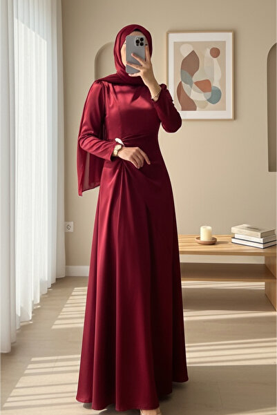 Modamorfo Φόρεμα από απλό σατέν με ντραπέ στη μέση - μπορντό