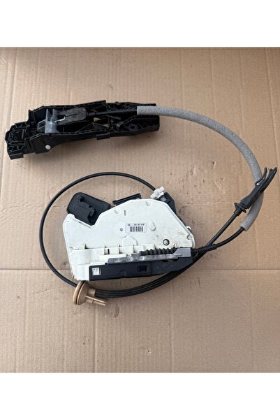 Volkswagen Κλειδαριά εμπρός δεξιάς πόρτας Κωδικός 5K1 837 016