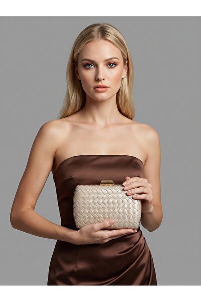 Biçanta Μπεζ χρώμα με χρυσή λεπτομέρεια B.O.T.T.E.G.A Χειροποίητο δερμάτινο μ...